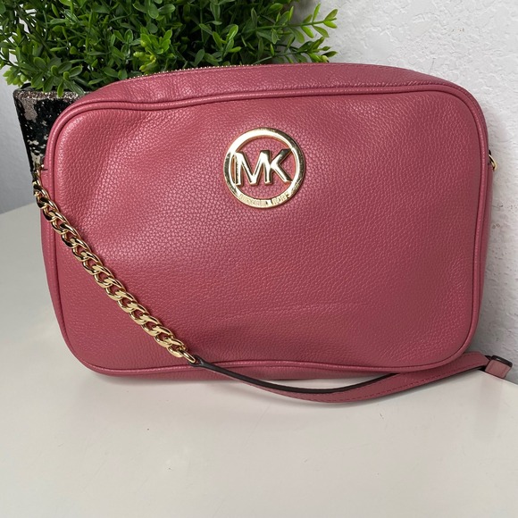 Michael Kors Fulton Leather Crossbody Purse Handbag Pink Mauve Gold Chain